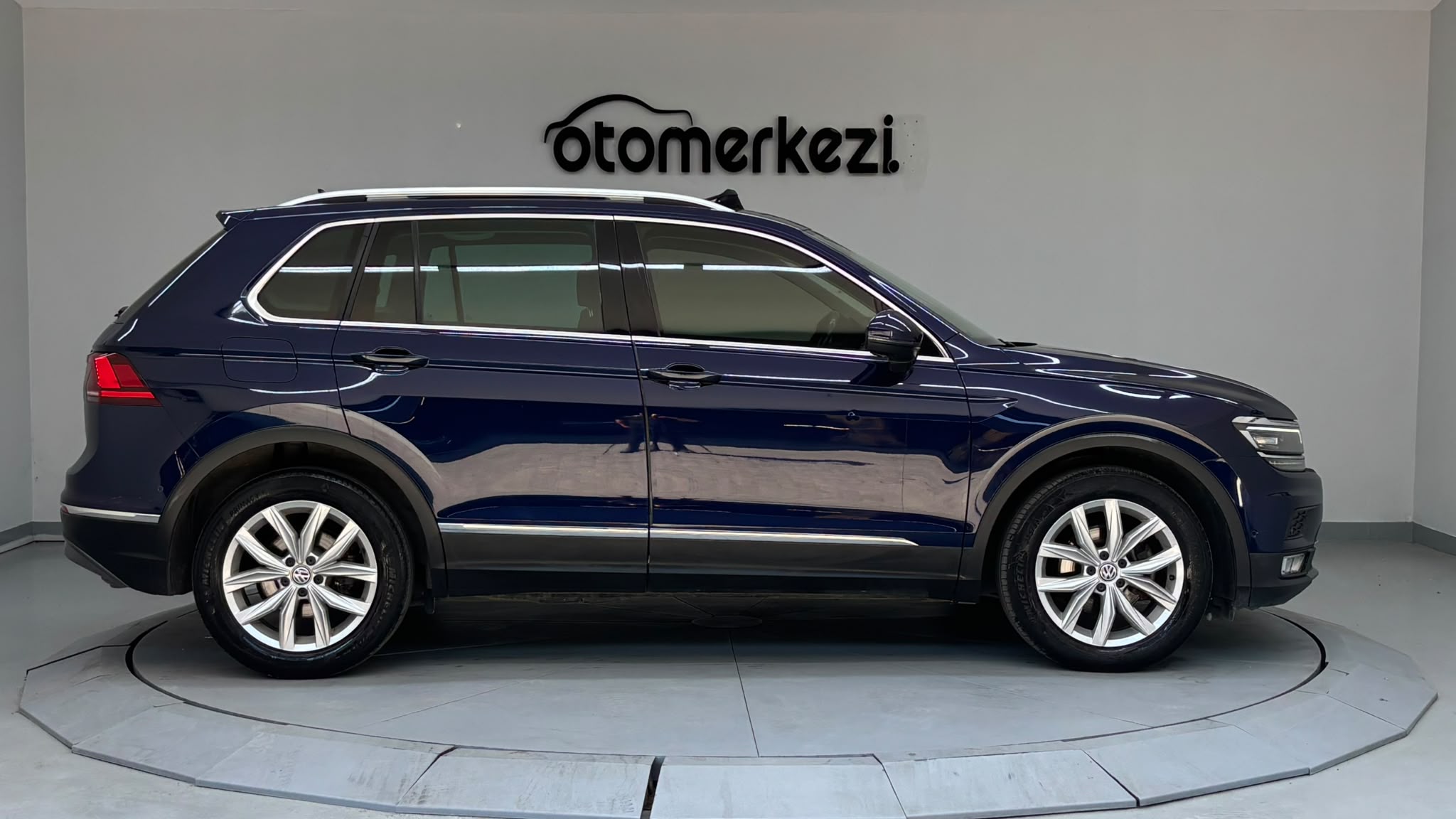 VOLKSWAGEN TIGUAN 3